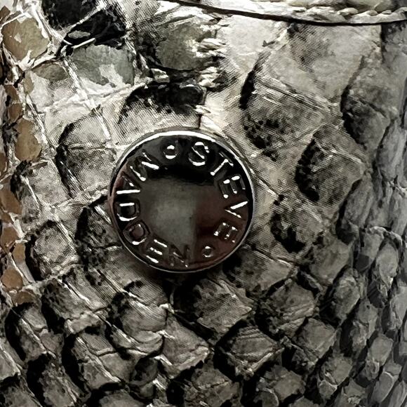 Steve Madden Safary Slip On Sneaker Metallic Snakeskin Print Womens size 9.5 M - Picture 10 of 13